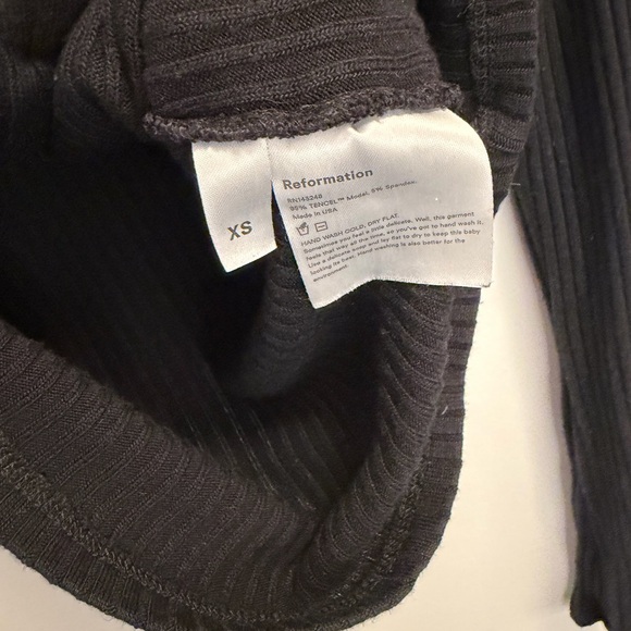 Black Button-Up Ribbed Top - Picture 4 of 5